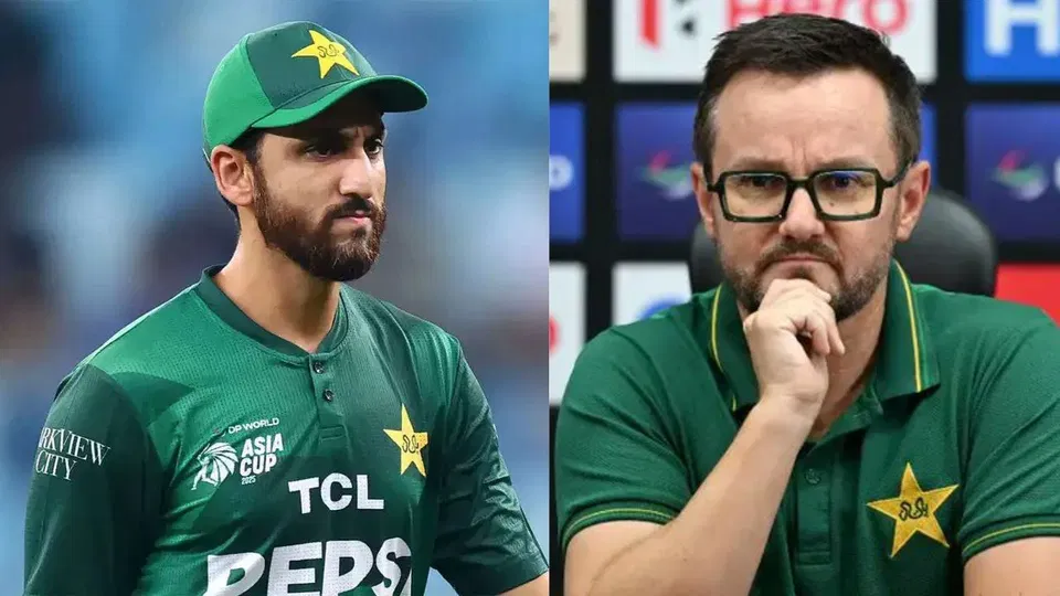 सलमान आगा और माइक हेसन (स्रोत: X)