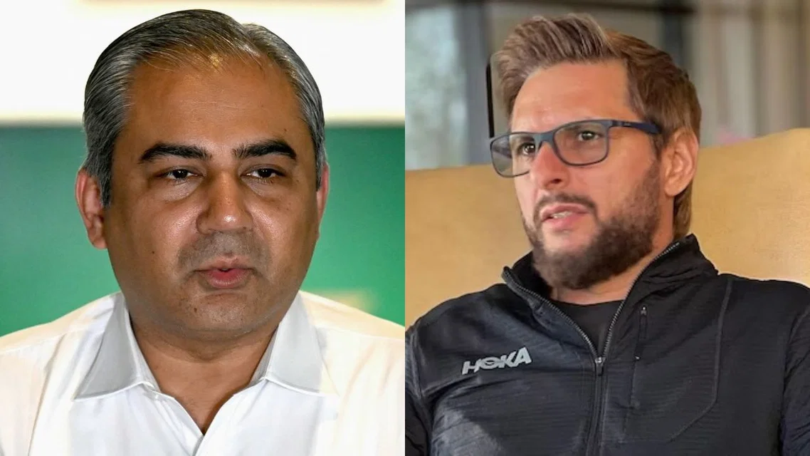 Mohsin Naqvi (L) and Shahid Afridi (R) (Source: AFP)&nbsp;