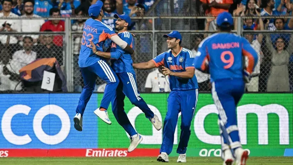 भारत ने सेमीफाइनल में इंग्लैंड को हराया। [स्रोत - एएफपी]