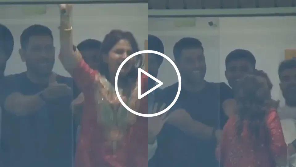 एमएस धोनी साक्षी धोनी को शांत करते हुए [स्रोत: X]