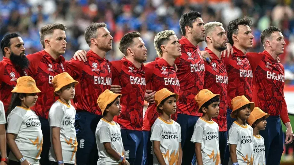 चोट के कारण मार्क वुड टी20 विश्व कप से बाहर रहे। [स्रोत: एएफपी]