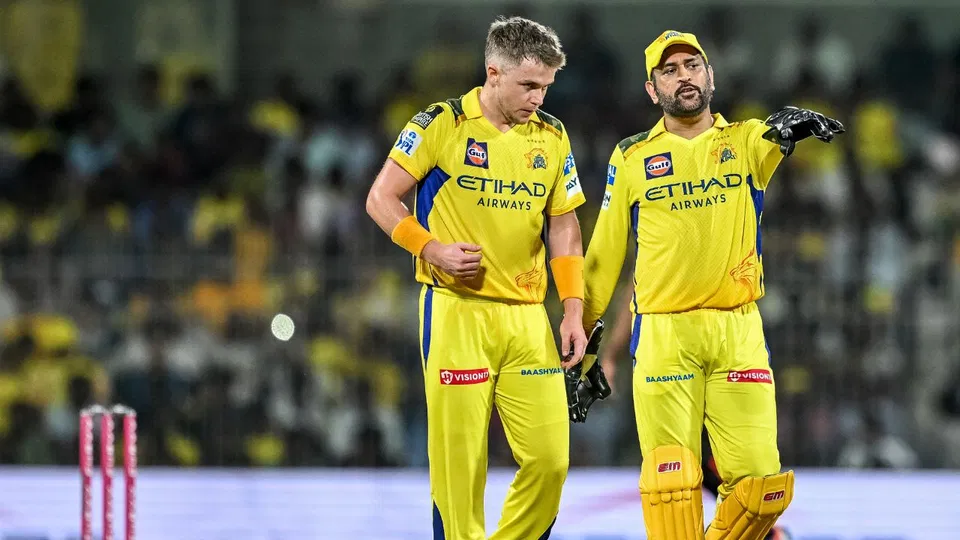 राजस्थान रॉयल्स को लगा झटका, कमर में चोट के कारण सैम करन हुए IPL 2026 से बाहर