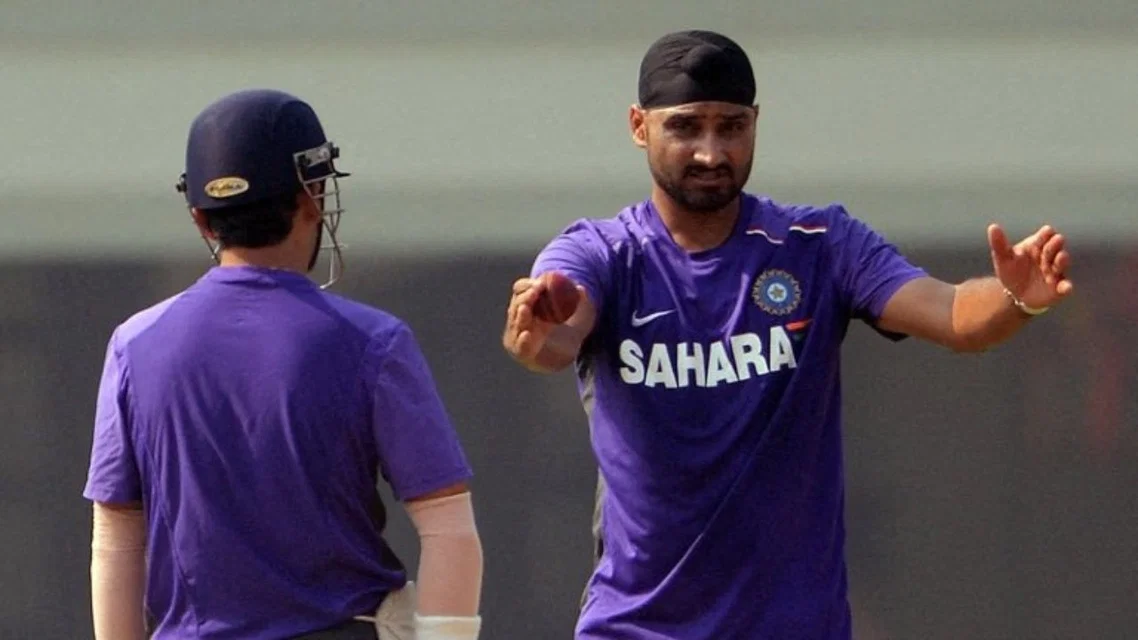 Harbhajan Singh with Gautam Gambhir in Mumbai in 2012. Image Credits: afp.com