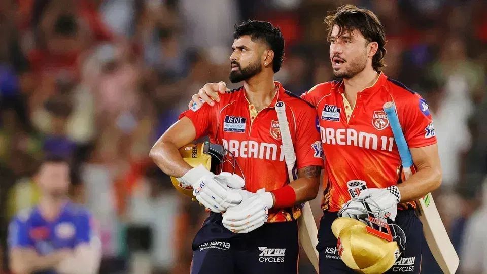 श्रेयस अय्यर और मार्कस स्टोइनिस [@IPL/x]