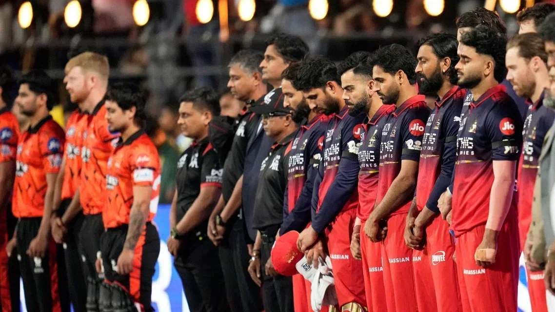 Virat Kohli Armband - (Source: AP Images)