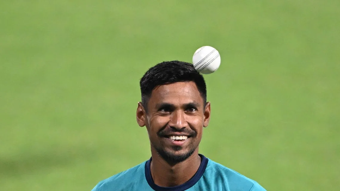 Mustafizur Rahman in action (Source: AFP Photos)