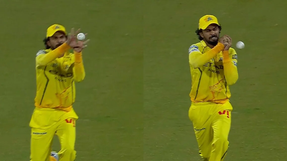 Ruturaj Gaikwad drops a dolly (Source: Screengrab)