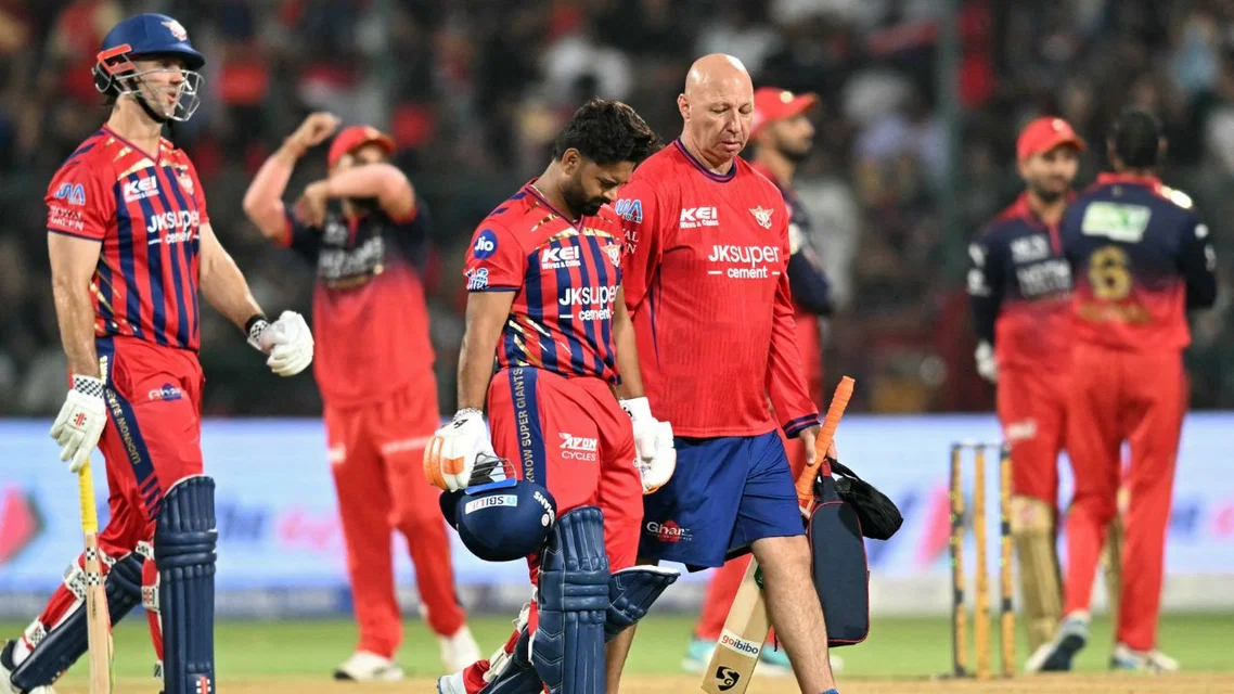 Rishabh Pant walking out injured [Source: AFP]