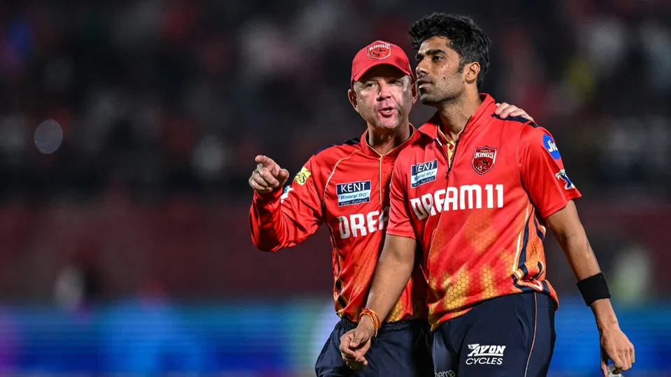 रिकी पोंटिंग ने शशांक सिंह को चेतावनी दी - एएफपी