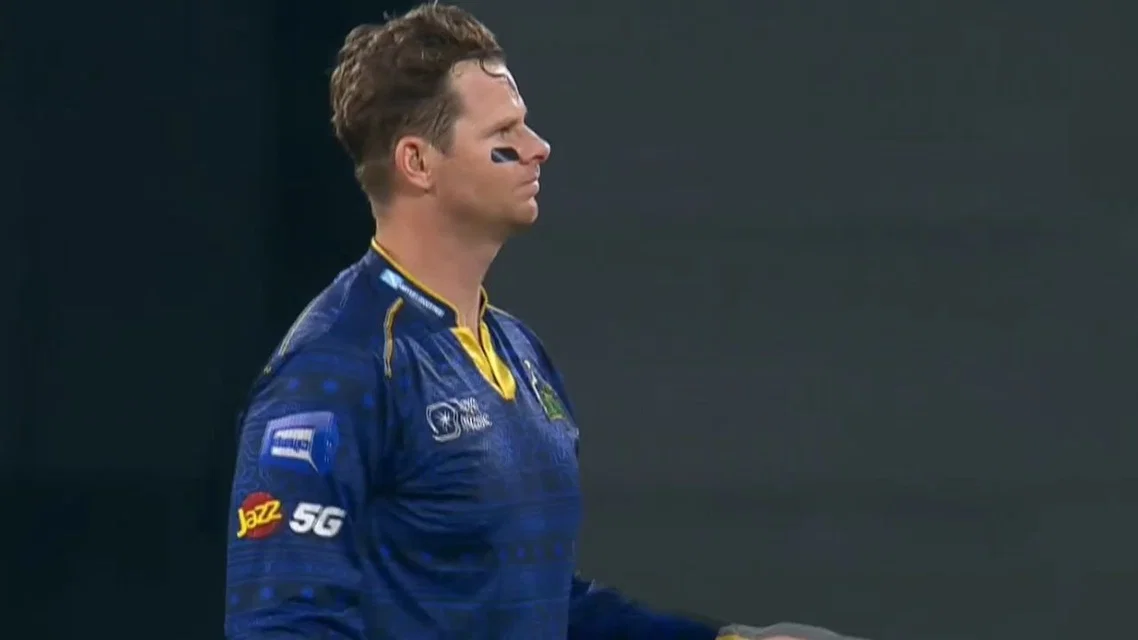 Steve Smith strikes with the ball in PSL 2026 [Source: X]