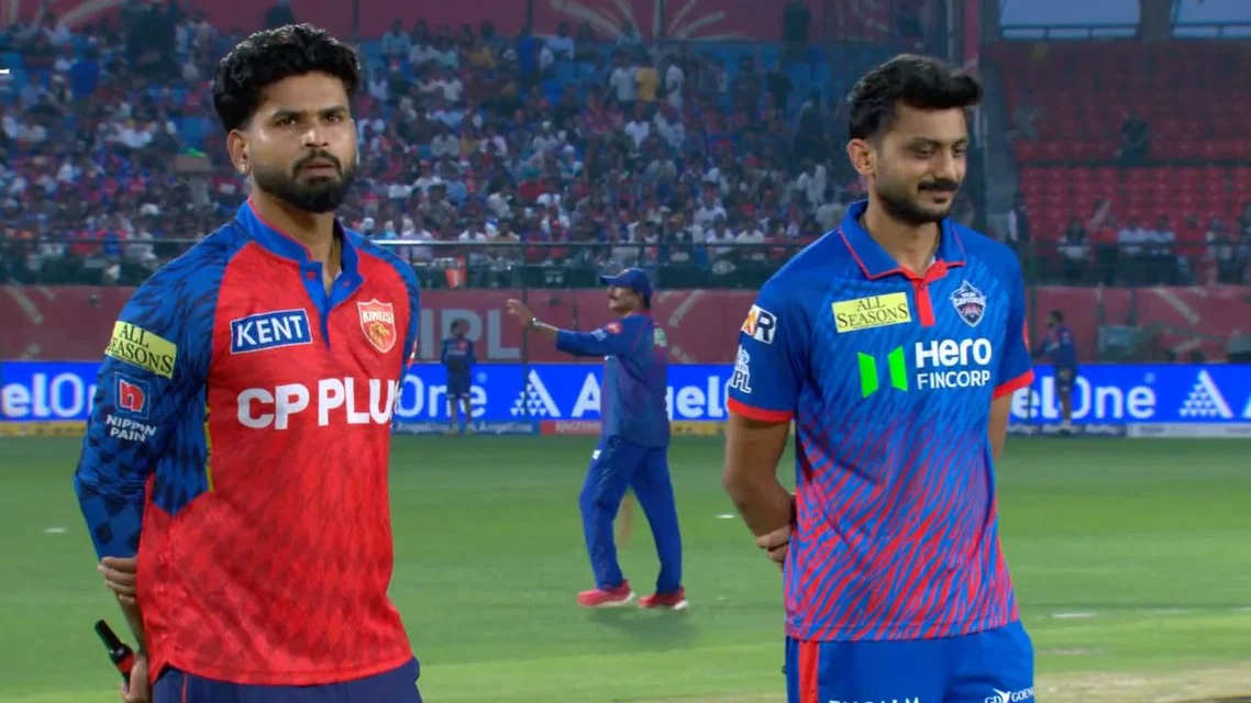DC elect to bowl first vs PBKS [Source: Screengrab/JioHotstar]
