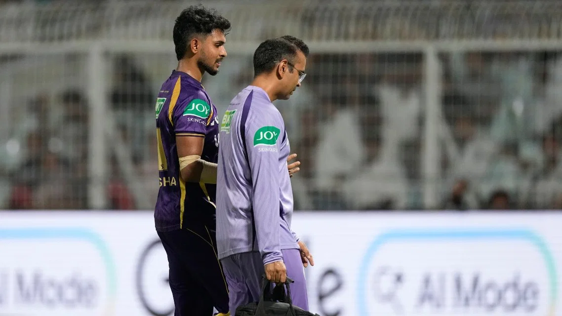 Matheesha Pathirana Walks Out Injured On IPL 2026 Debut (Source: AP Photos)