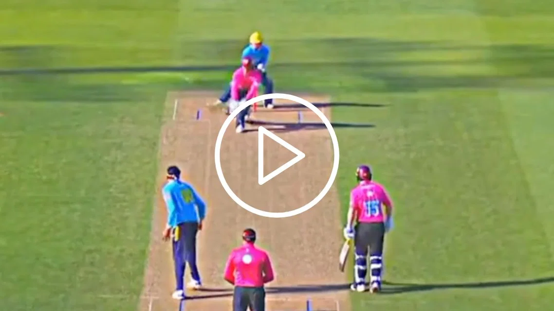 Tom Banton hits Usman Tariq in T20 Blast [Source: X]