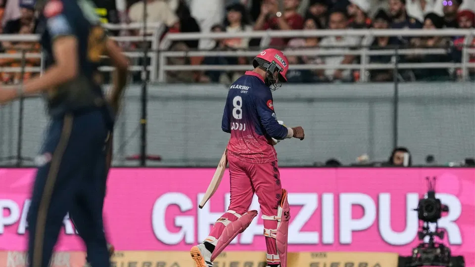 Ravindra Jadeja Walks Off The Field news