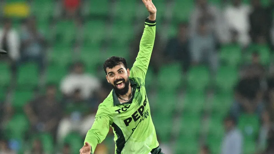 Shadab Khan signed news
