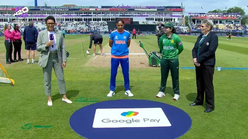 वीमेंस T20 विश्व कप 2026: पाकिस्तान के ख़िलाफ़ टॉस जीत भारतीय कप्तान हरमनप्रीत कौर ने चुनी बल्लेबाज़ी