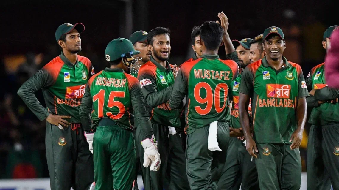 Bangladesh players celebrating a wicket (Source: AFP Photos)