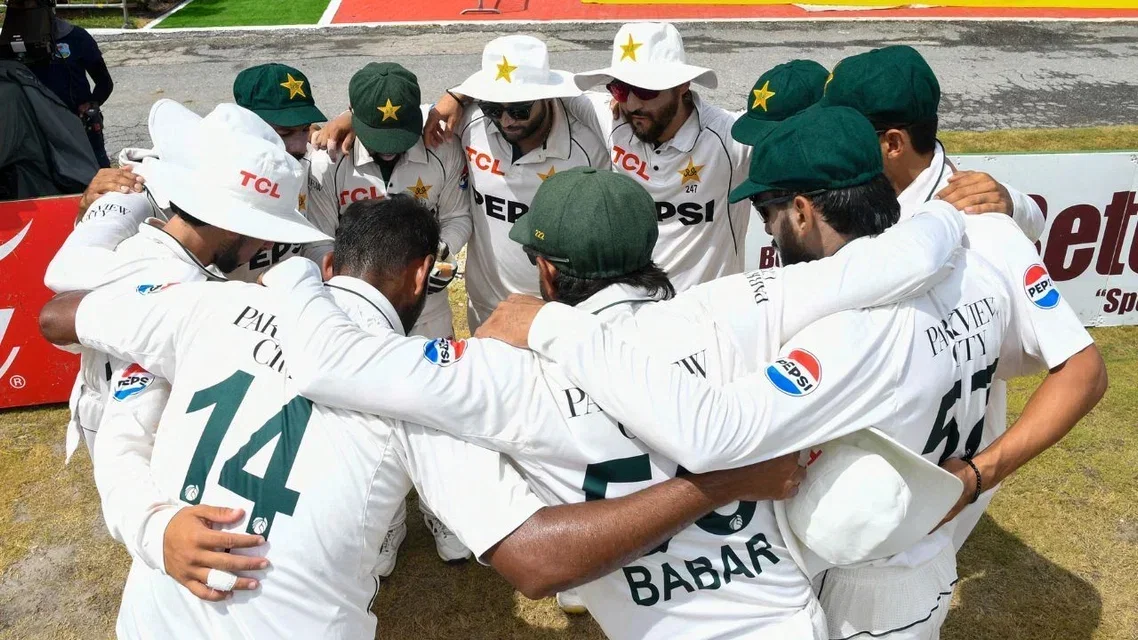 Pakistan team huddle in West Indies (Source: AFP Photos)
