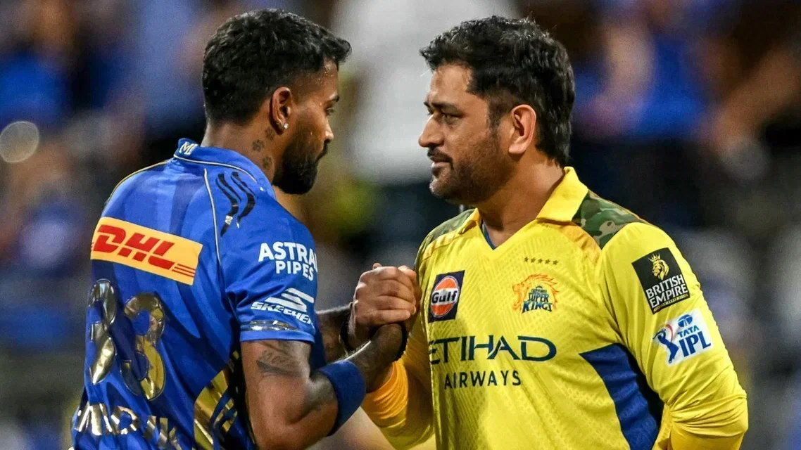 Hardik Pandya with former CSK captain (Source: AFP)