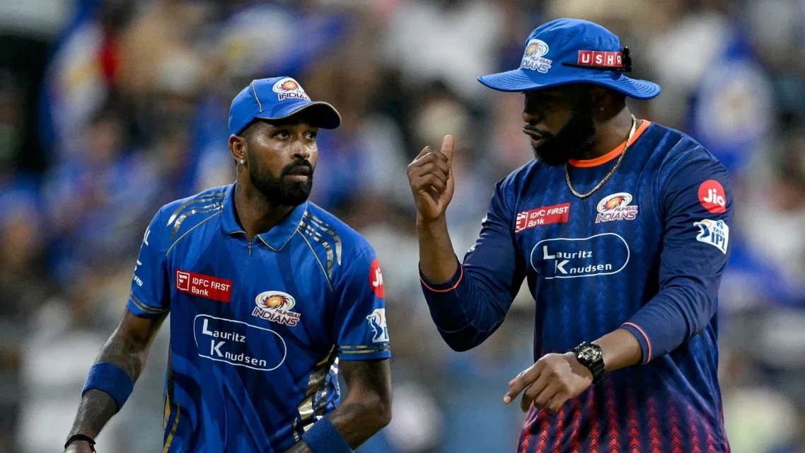 Hardik Pandya and Kieron Pollard for Mumbai Indians (Source: AFP Photos)