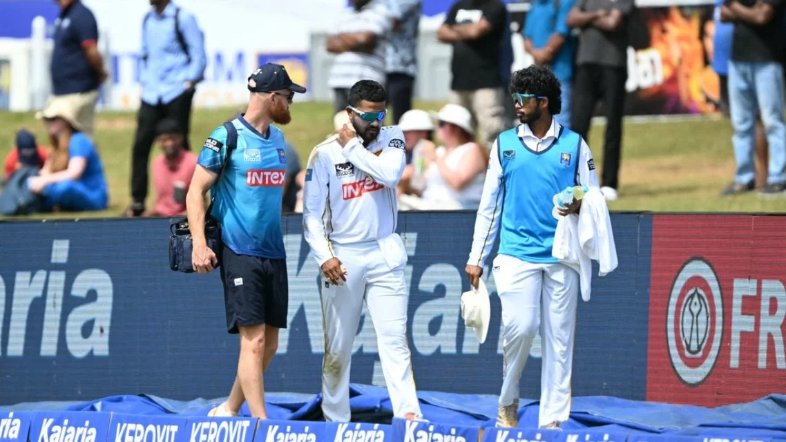 Chandimal sustained neck injury on Day 4 [Source: AFP]
