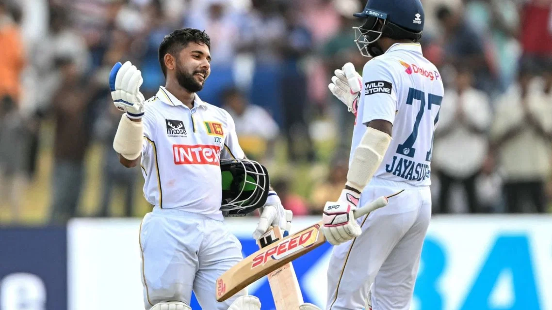 Sri Lanka needs 372 runs to beat India in Galle [Source: AFP]
