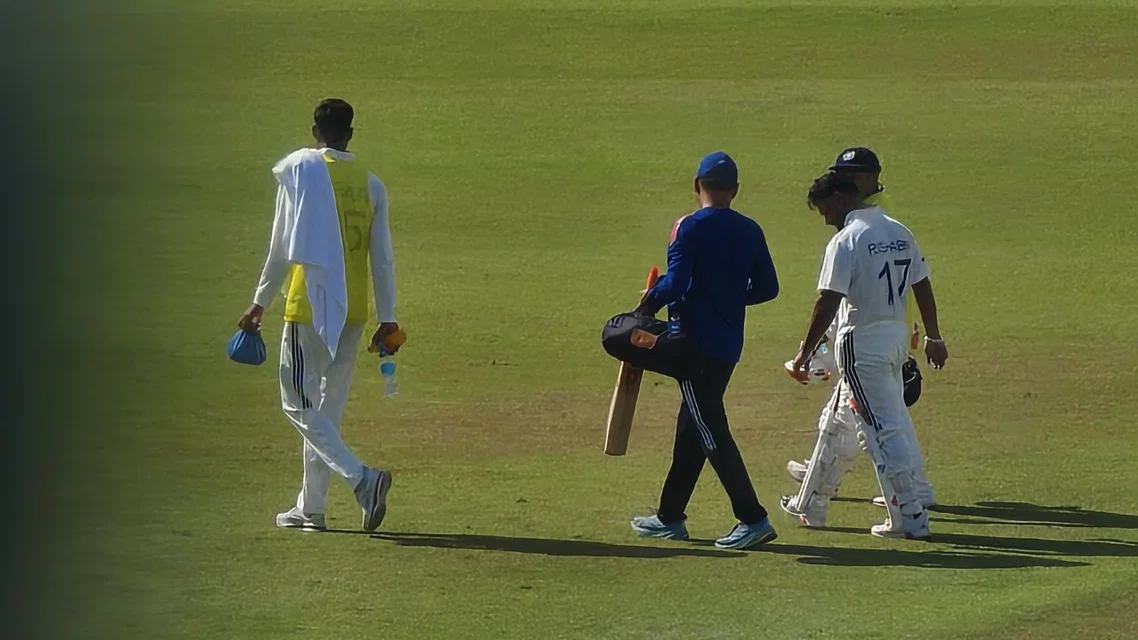 Rishabh Pant retired hurt in IND vs SL 2nd Test (Source: X)