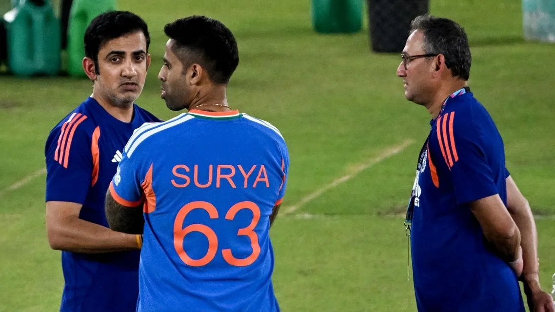 Suryakumar Yadav having a discussion with Gautam Gambhir and Ajit Agarkar (Source: AFP Photos)