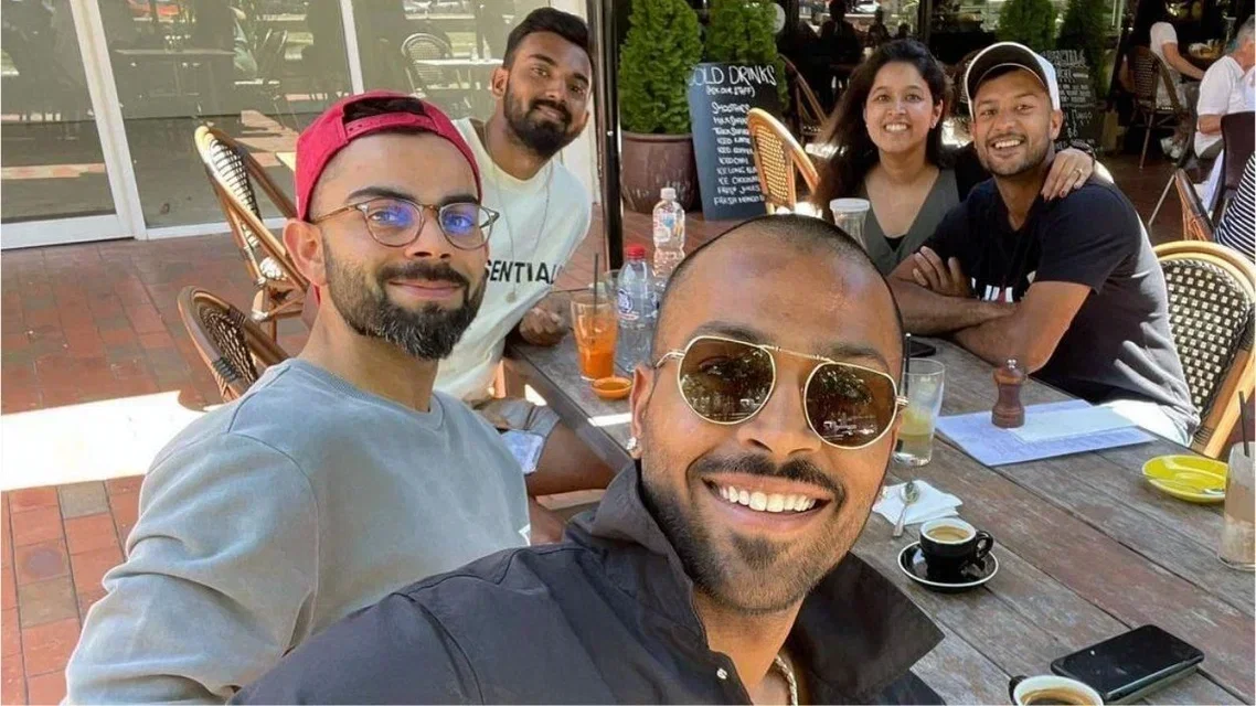 Hardik Pandya Virat Kohli KL Rahul Mayank Agarwal at lunch. Image Credits: Web