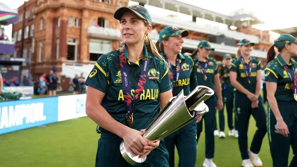 Injury Scare For Sophie Molineux Again Bangladesh Series Under Threat