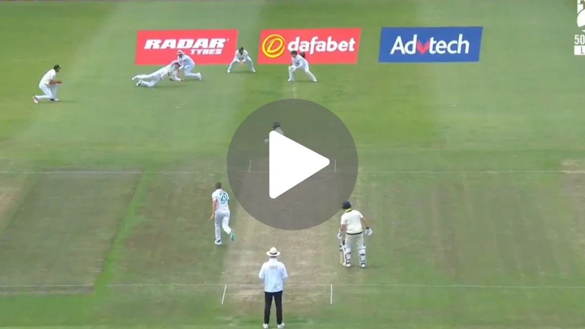 Simon Harmer plucks a stunner catch in SA vs AUS 2nd Test | PC- Screengrab