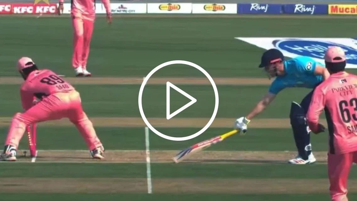 Harry Brook run out vs Pakistan. [Source - X]