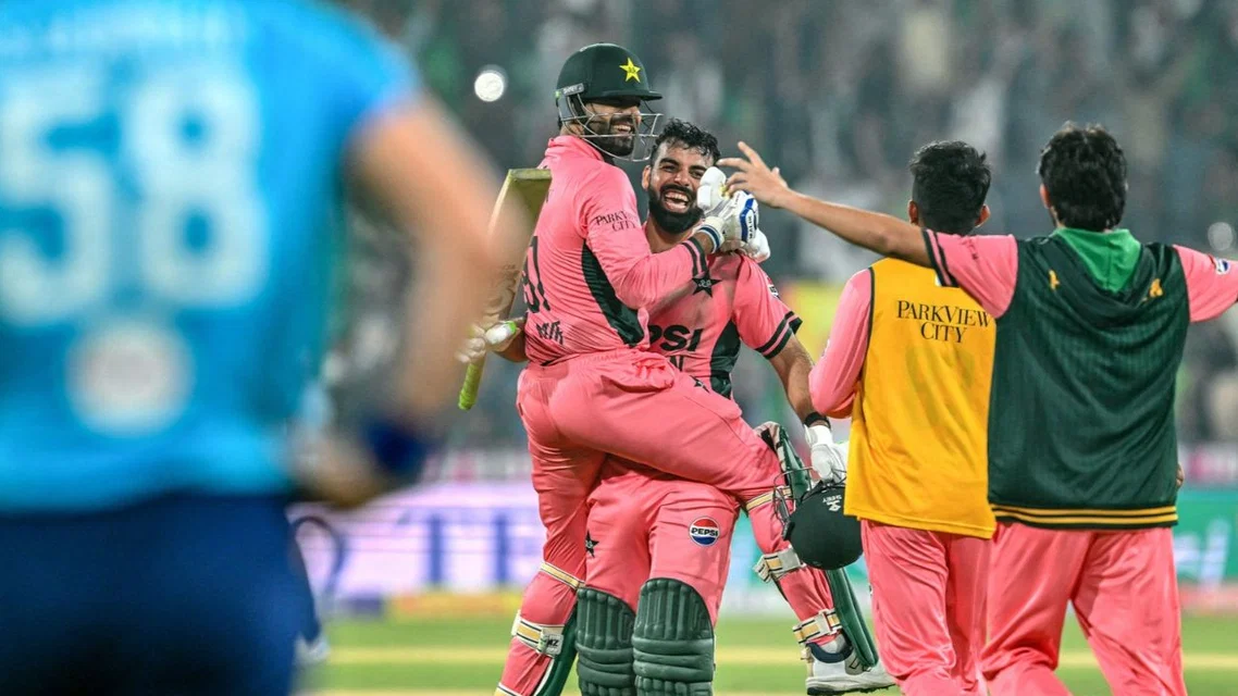 Pakistan break 16-year-old record vs England [Source: AFP]