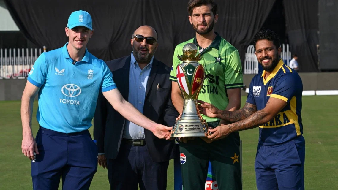 England and Sri Lanka teams - (Source: AFP)