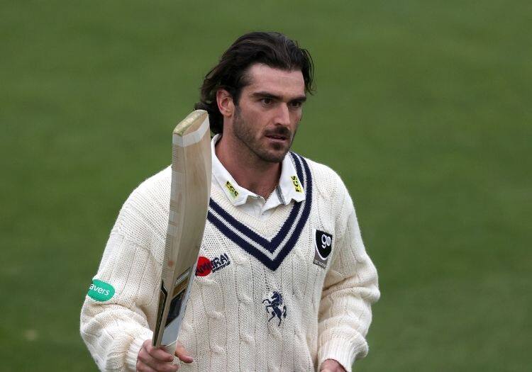 Grant Stewart signs two year extension with Kent
